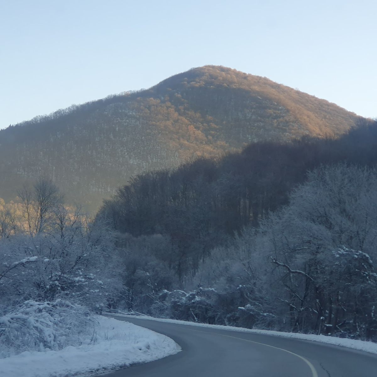 Zăpadă în Bulgaria, senin în Turcia