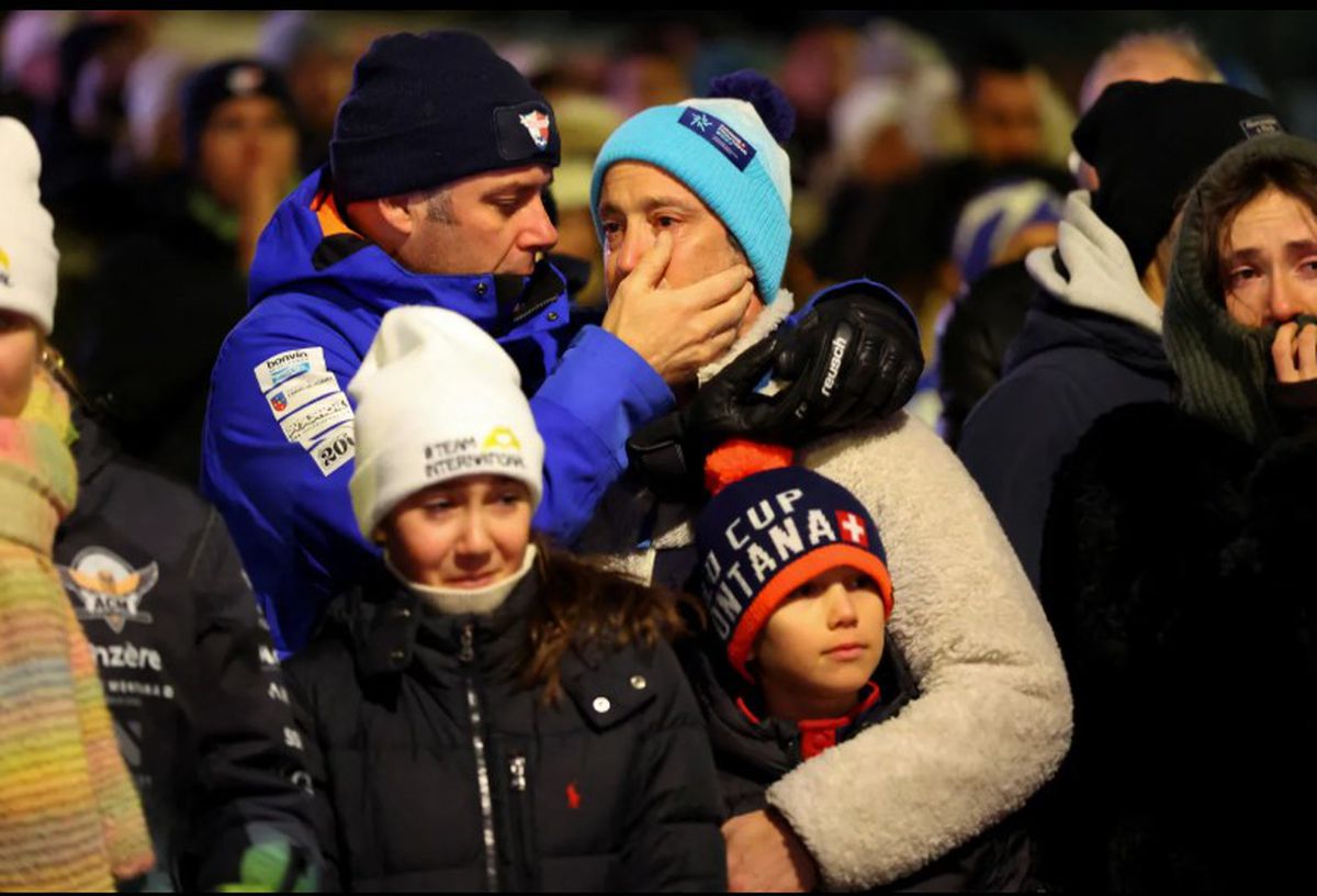 Flori și candele aprinse în memoria victimelor tragediei din Crans Montana