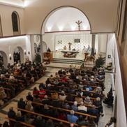 Lacrimi de durere în Crans-Montana după tragedia din noaptea de Revelion din barul Le Constellation / Foto: Imago