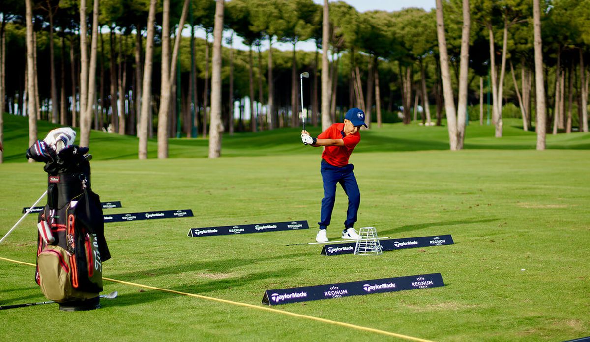 Granzii din Superligă, despărțiți de 20 km » FCSB e într-un complex de top, Dinamo și Rapid pe malul apei, iar Craiova e pe urmele lui Obama și Putin