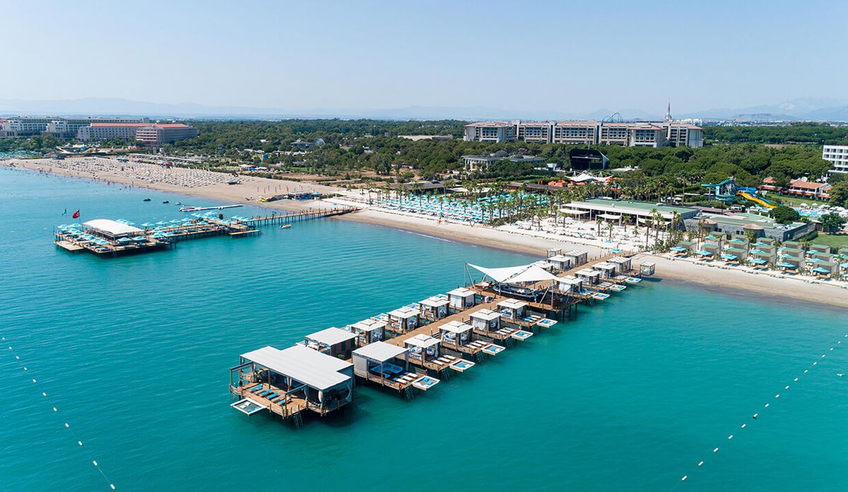 Granzii din Superligă, despărțiți de 20 km » FCSB e într-un complex de top, Dinamo și Rapid pe malul apei, iar Craiova e pe urmele lui Obama și Putin