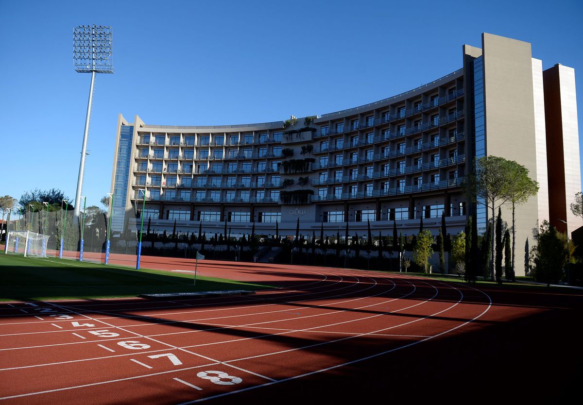 Granzii din Superligă, despărțiți de 20 km » FCSB e într-un complex de top, Dinamo și Rapid pe malul apei, iar Craiova e pe urmele lui Obama și Putin