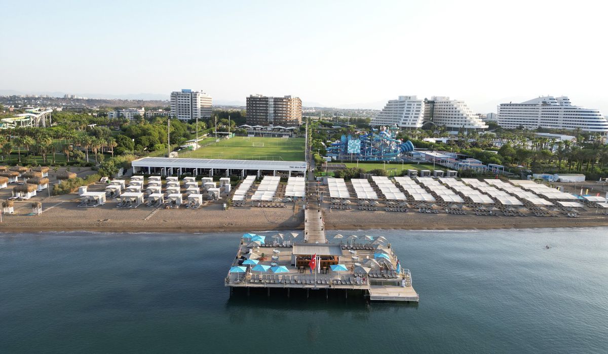 Granzii din Superligă, despărțiți de 20 km » FCSB e într-un complex de top, Dinamo și Rapid pe malul apei, iar Craiova e pe urmele lui Obama și Putin