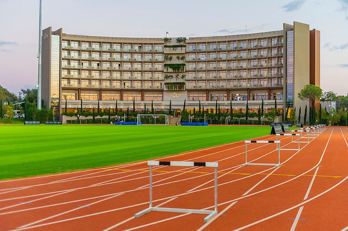 Granzii din Superligă, despărțiți de 20 km » FCSB e într-un complex de top, Dinamo și Rapid pe malul apei, iar Craiova e pe urmele lui Obama și Putin