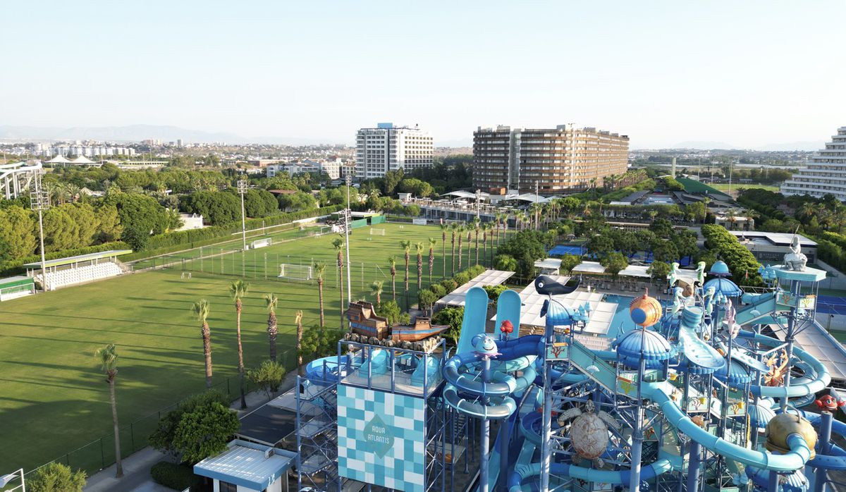 Granzii din Superligă, despărțiți de 20 km » FCSB e într-un complex de top, Dinamo și Rapid pe malul apei, iar Craiova e pe urmele lui Obama și Putin