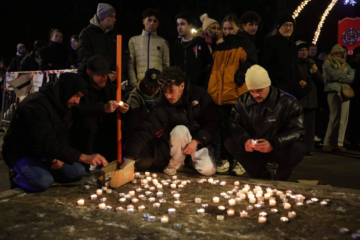 Flori și candele aprinse în memoria victimelor tragediei din Crans Montana