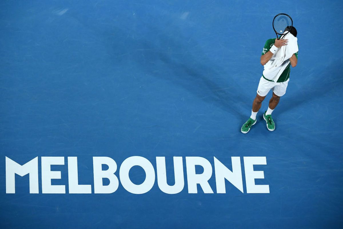 Novak Djokovic - Dominic Thiem 6-4, 4-6, 2-6, 6-3, 6-4 // VIDEO + FOTO Rege la Melbourne! Djokovic revine magistral în fața lui Thiem și continuă lupta cu recordurile