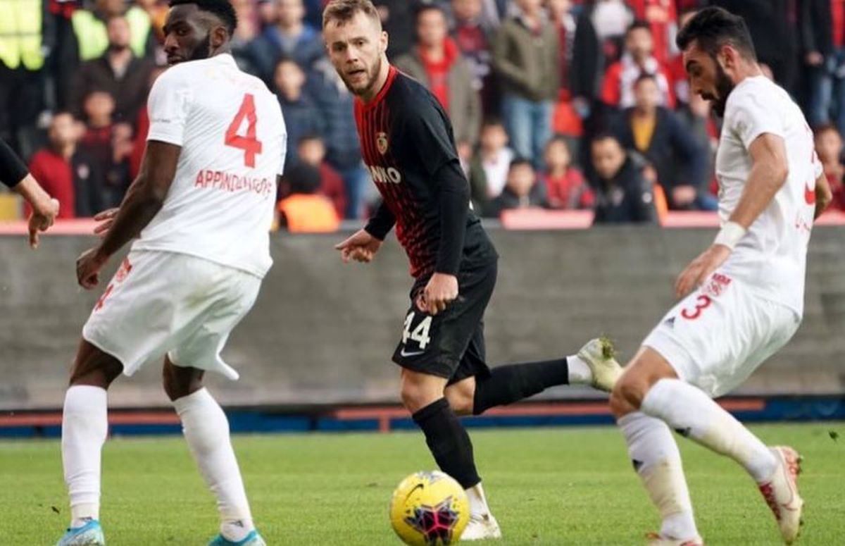 GAZIANTEP - SIVASSPOR  5-1 // VIDEO + FOTO Marius Șumudică a umilit liderul din Turcia! Alex Maxim a dat două goluri