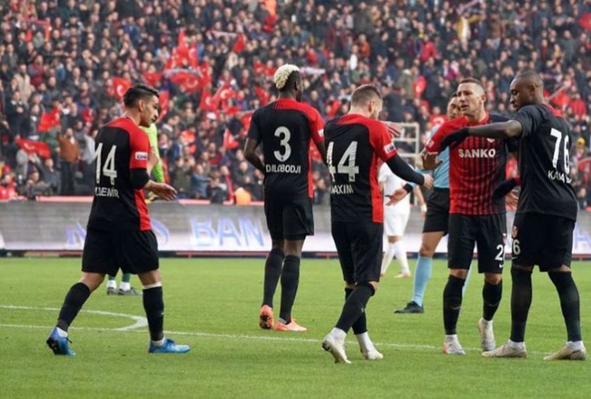 GAZIANTEP - SIVASSPOR 5-1 // Marius Șumudică, în al nouălea cer după meciul excelent făcut de Maxim: „Sunt un câștigător!”