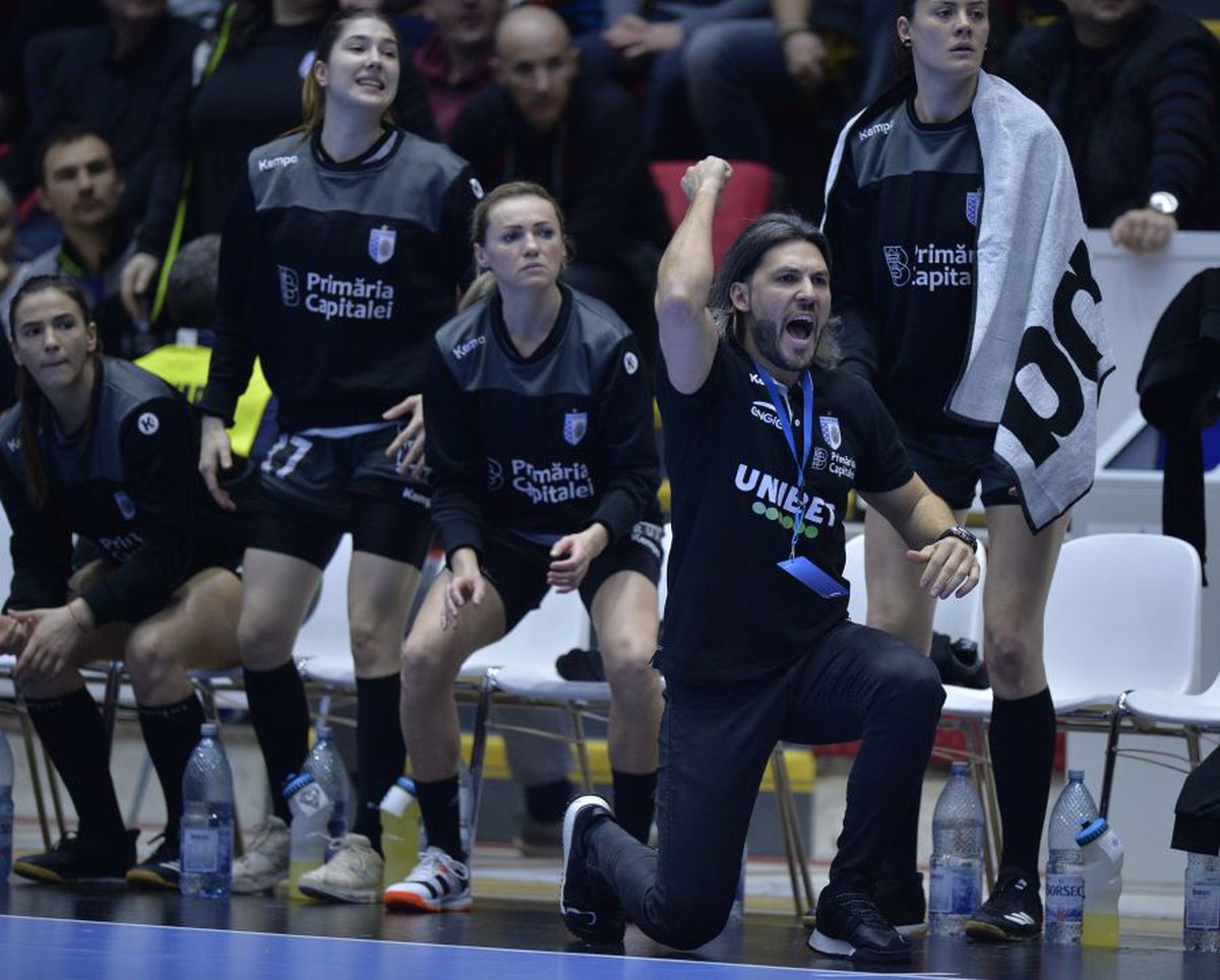 Vipers Kristiansand - CSM București // Adrian Vasile explică schimbarea radicală de atitudine a „tigroaicelor”: „Vreau să cred că asta e fața echipei mele”