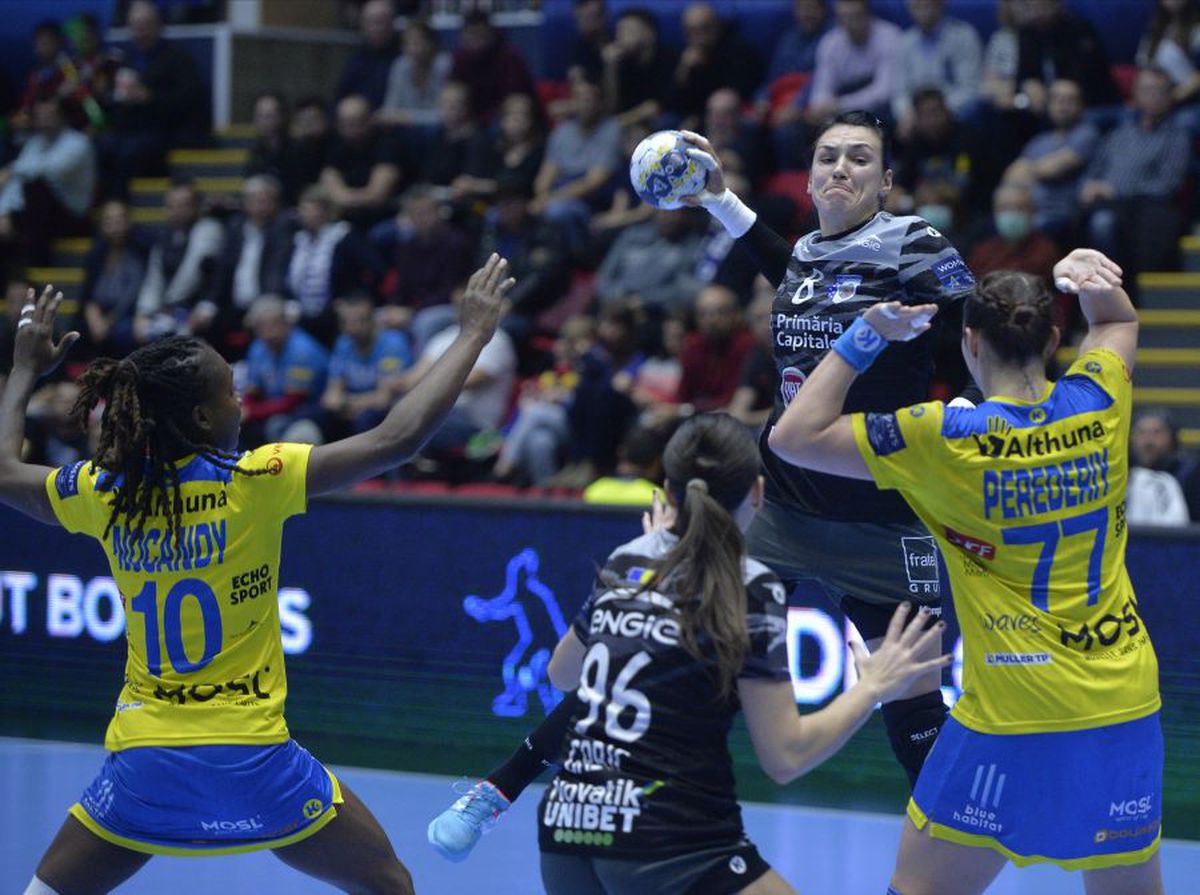 Vipers Kristiansand - CSM București // Adrian Vasile explică schimbarea radicală de atitudine a „tigroaicelor”: „Vreau să cred că asta e fața echipei mele”