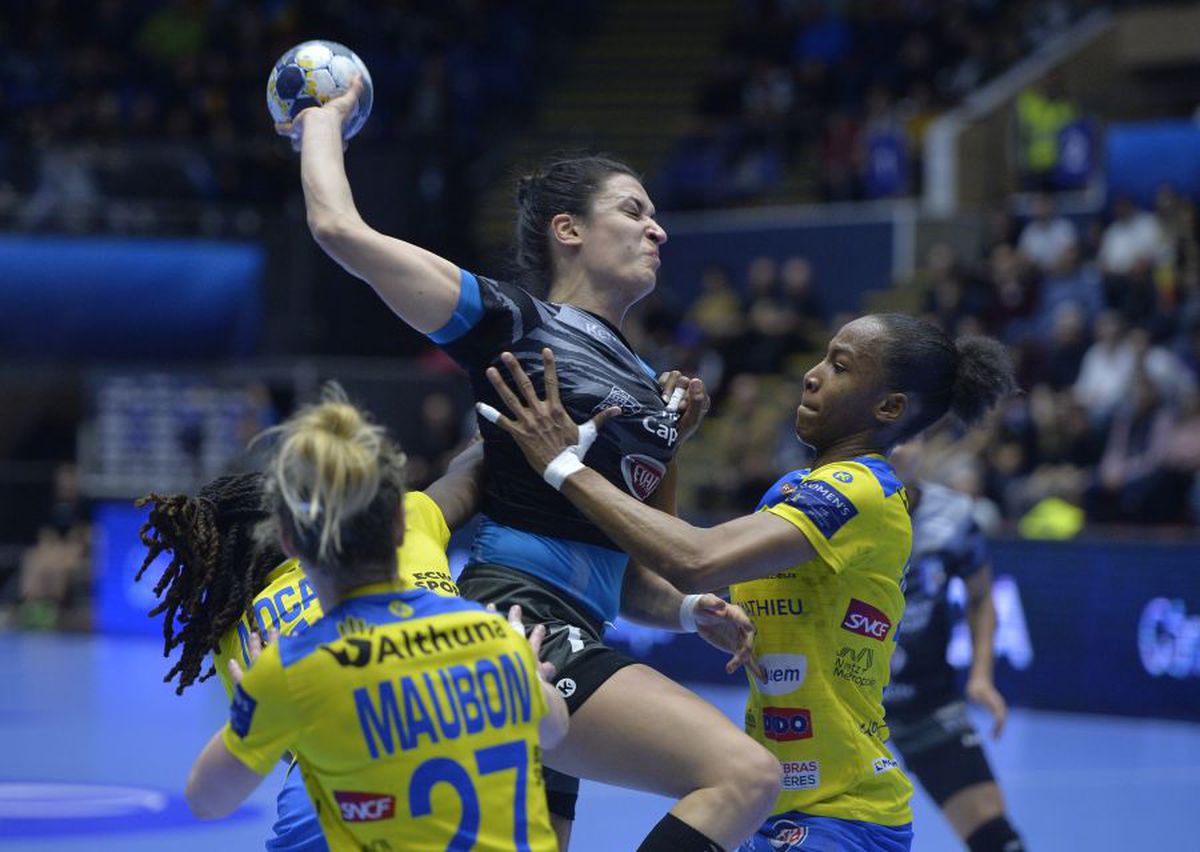 CSM BUCUREȘTI - METZ 32-27 // FOTO + VIDEO Meciul renașterii pentru Cristina Neagu și compania!