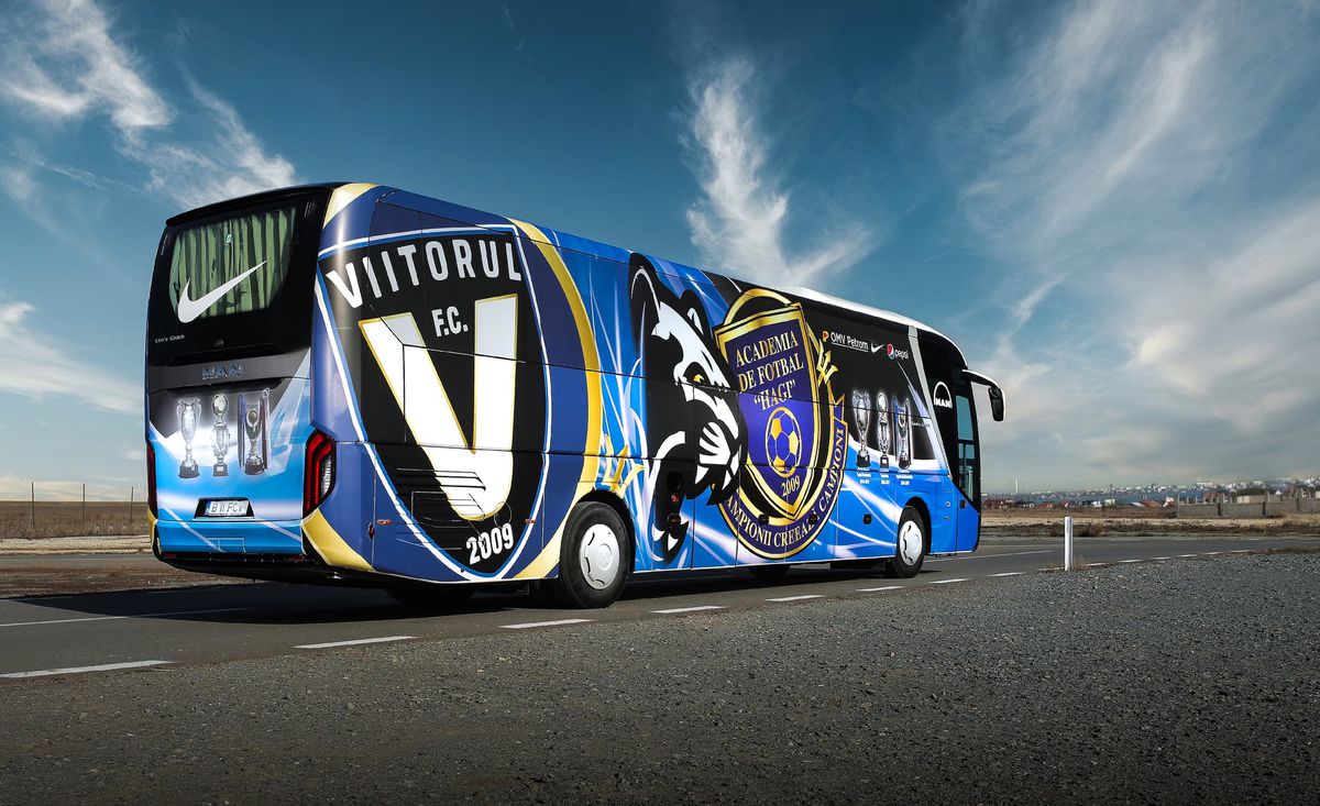 FOTO Viitorul, ca Bayern și Barcelona! Cadou de lux pentru clubul lui Gică Hagi