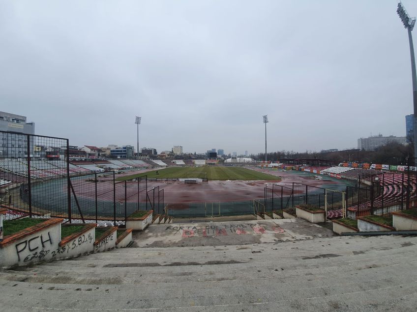 Gazonul arenei din Ștefan cel Mare se prezintă în condiții decente, înaintea primului derby Dinamo - FCSB din 2021.