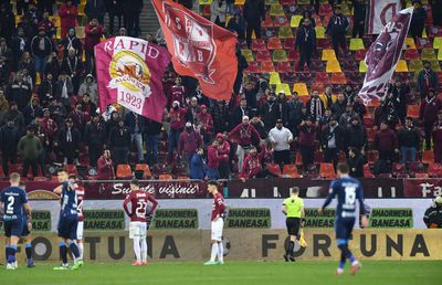 Fanii Rapidului se revoltă: „Poate facem proteste la Federație. Nu se poate așa ceva!” » Giuleștenii joacă următorul meci cu porțile închise