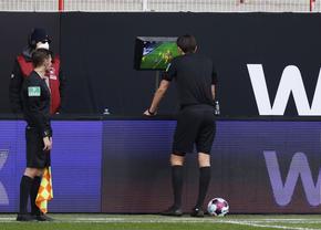 A răbufnit după criticile primite: „Noi, arbitrii, nu suntem coșul de gunoi al națiunii!”