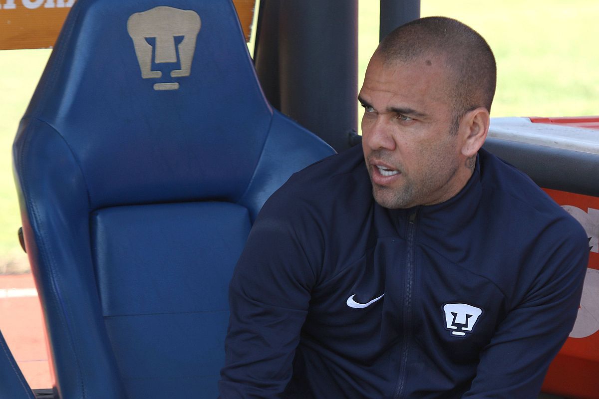 A fost publicat mailul primit de Dani Alves: „Trebuie să ne dai 4,5 milioane de euro”