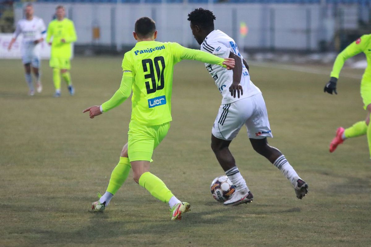 FC Botoșani - Poli Iași 2-1, în etapa #24 » Un gol marcat în prelungiri o duce pe Dinamo pe ultimul loc în Liga 1!