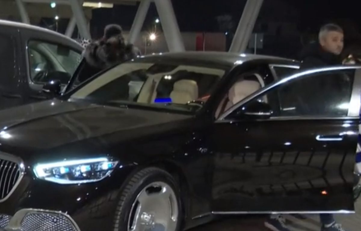 Adrian Mititelu, show înaintea meciului cu Dinamo » Din ce mașină a coborât la stadion