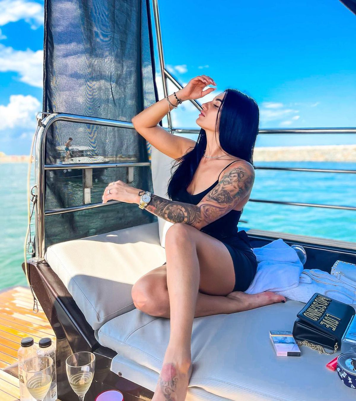 Ana Porgras, topless la Survivor All Stars