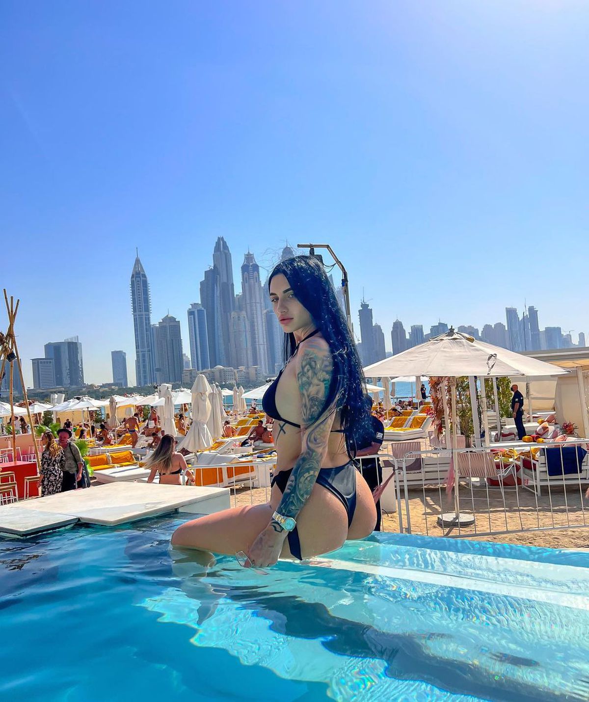 Ana Porgras, topless la Survivor All Stars