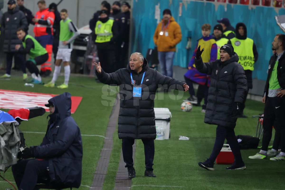 Dan Petrescu, nervos în FCSB - CFR Cluj