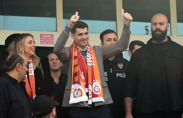 Mii de fani ai lui Galatasaray l-au așteptat pe Alvaro Morata la aeroport