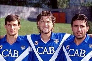 Cum își amintesc italienii de Gică Hagi și de Răducioiu! » „Cenușăreasa cu călcâie tari ca marmura și fața acră a unui fermier mutat la oraș” + „Când intra el în careu, avea o pierdere totală de memorie! I se stingea becul”