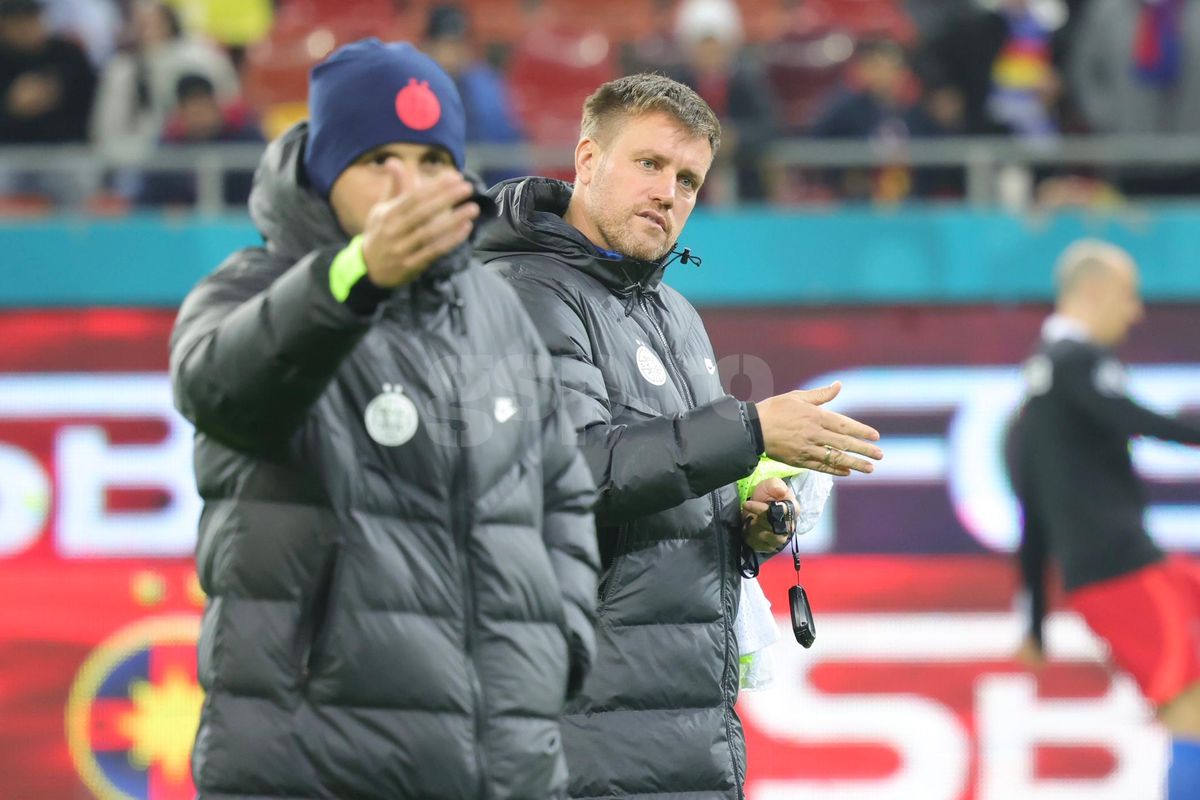 Imagini de la încălzire înainte de FCSB - CFR Cluj