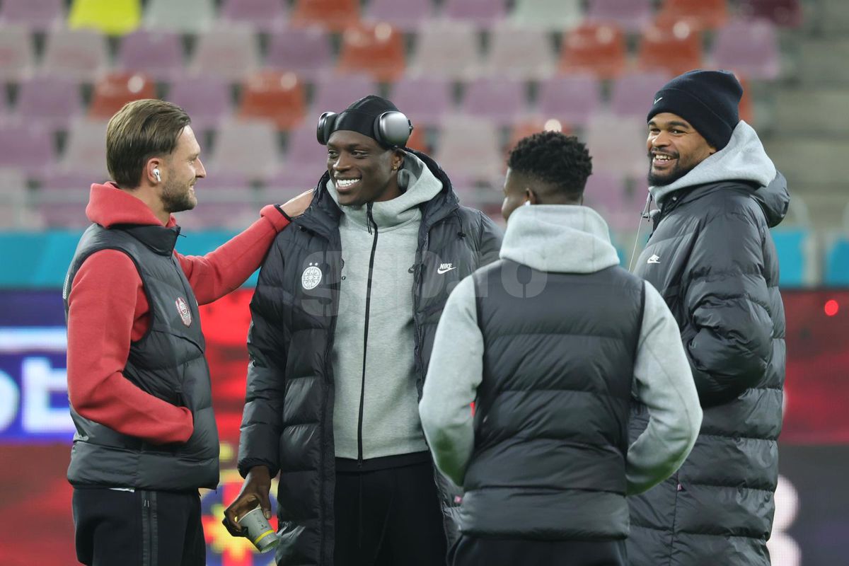 Imagini de la stadion înainte de FCSB - CFR Cluj