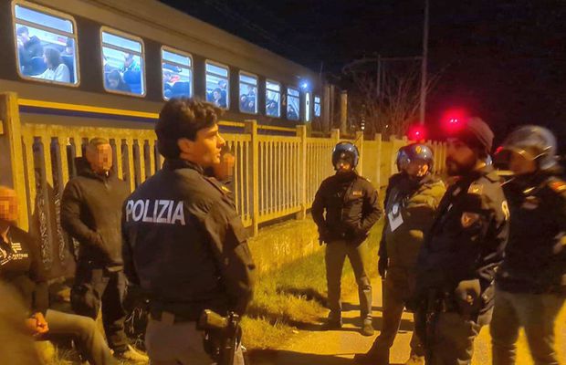 Scandal uriaș după meciul echipei lui Răzvan Sava! 6 persoane au fost rănite