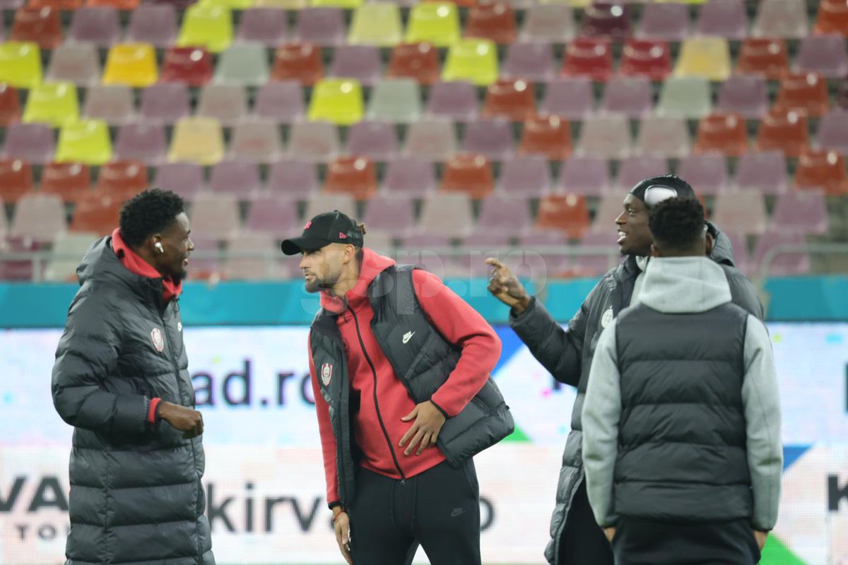 Imagini de la stadion înainte de FCSB - CFR Cluj