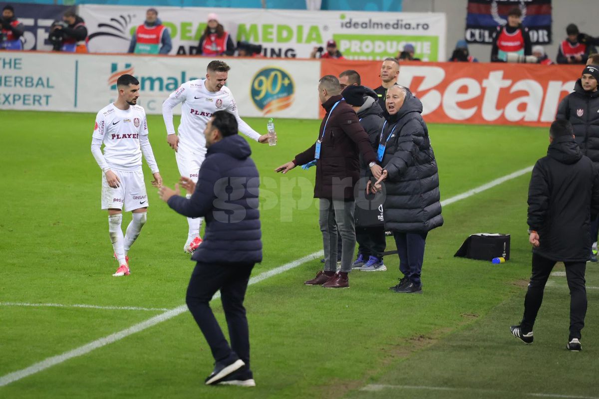 Dan Petrescu, nervos în FCSB - CFR Cluj