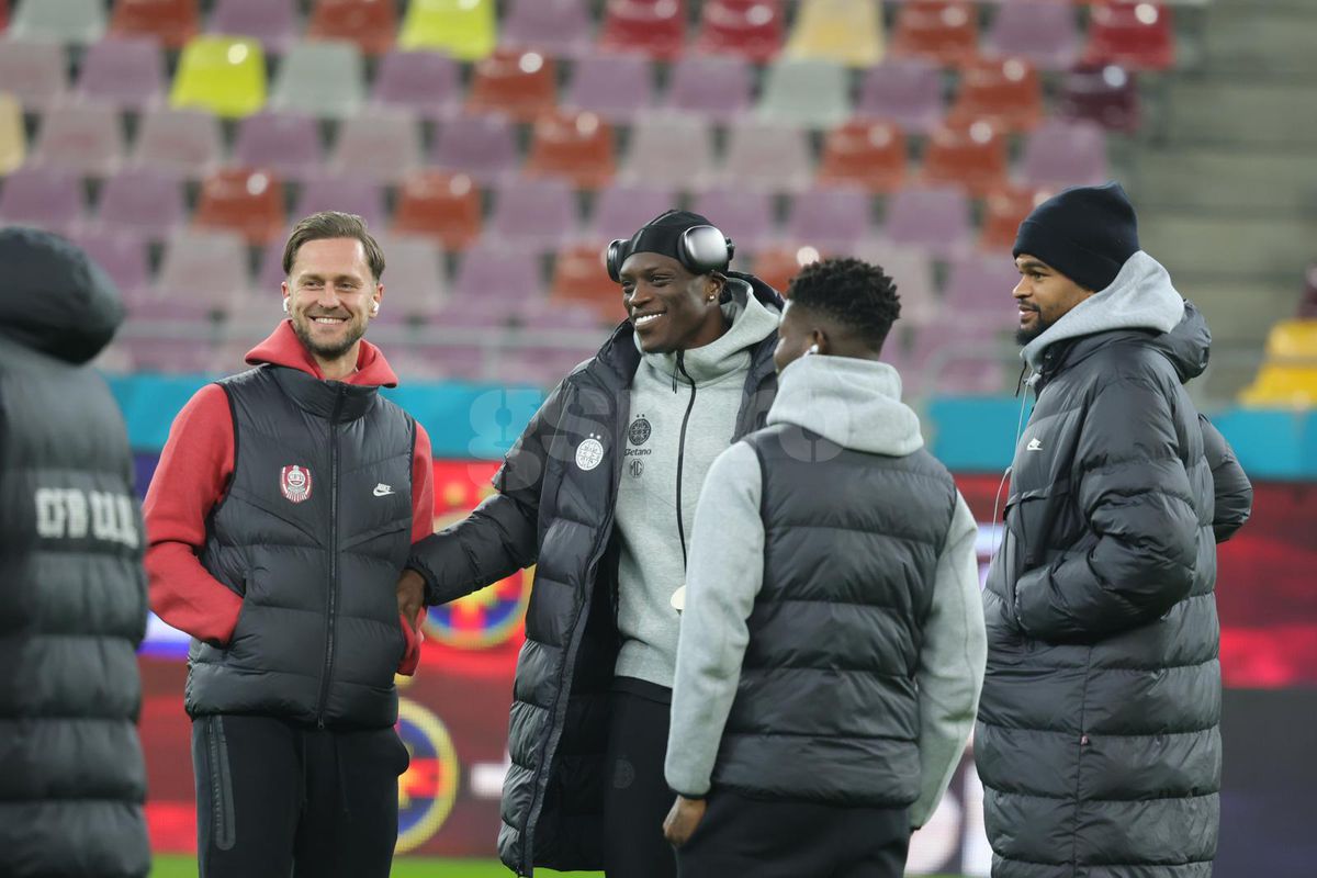 Imagini de la stadion înainte de FCSB - CFR Cluj