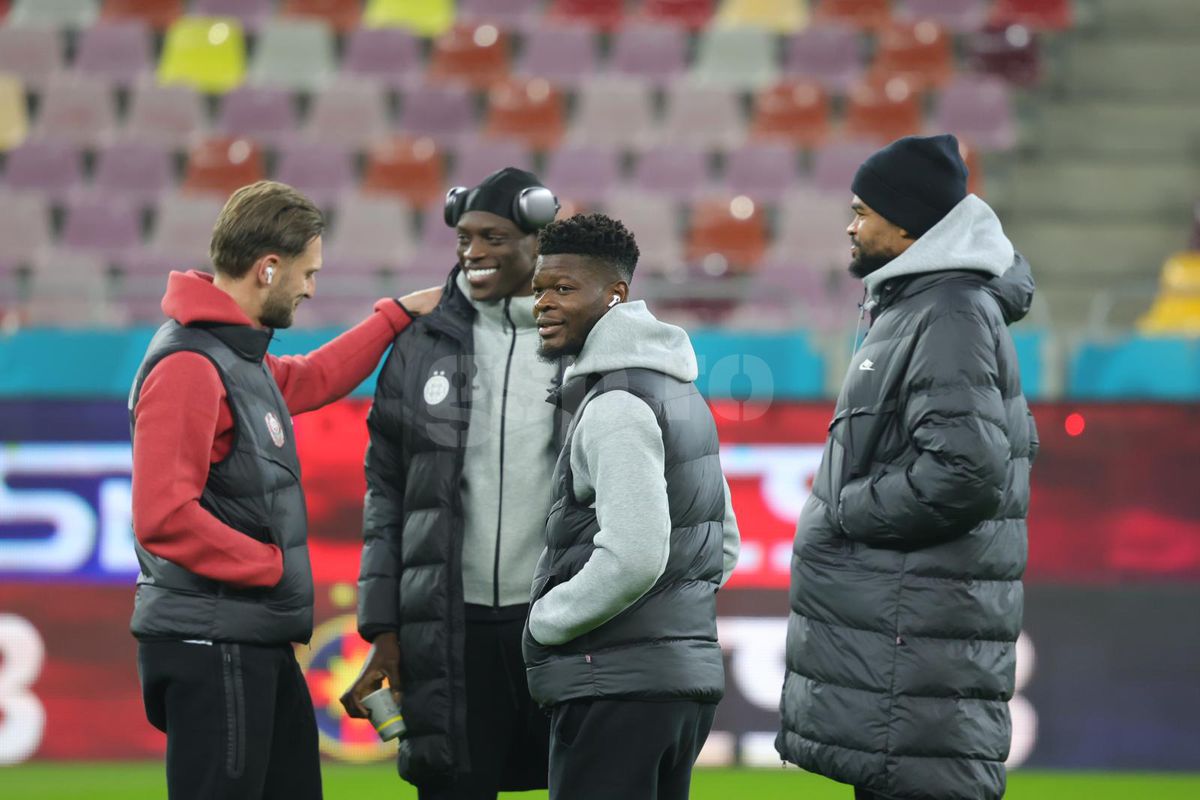 Imagini de la stadion înainte de FCSB - CFR Cluj