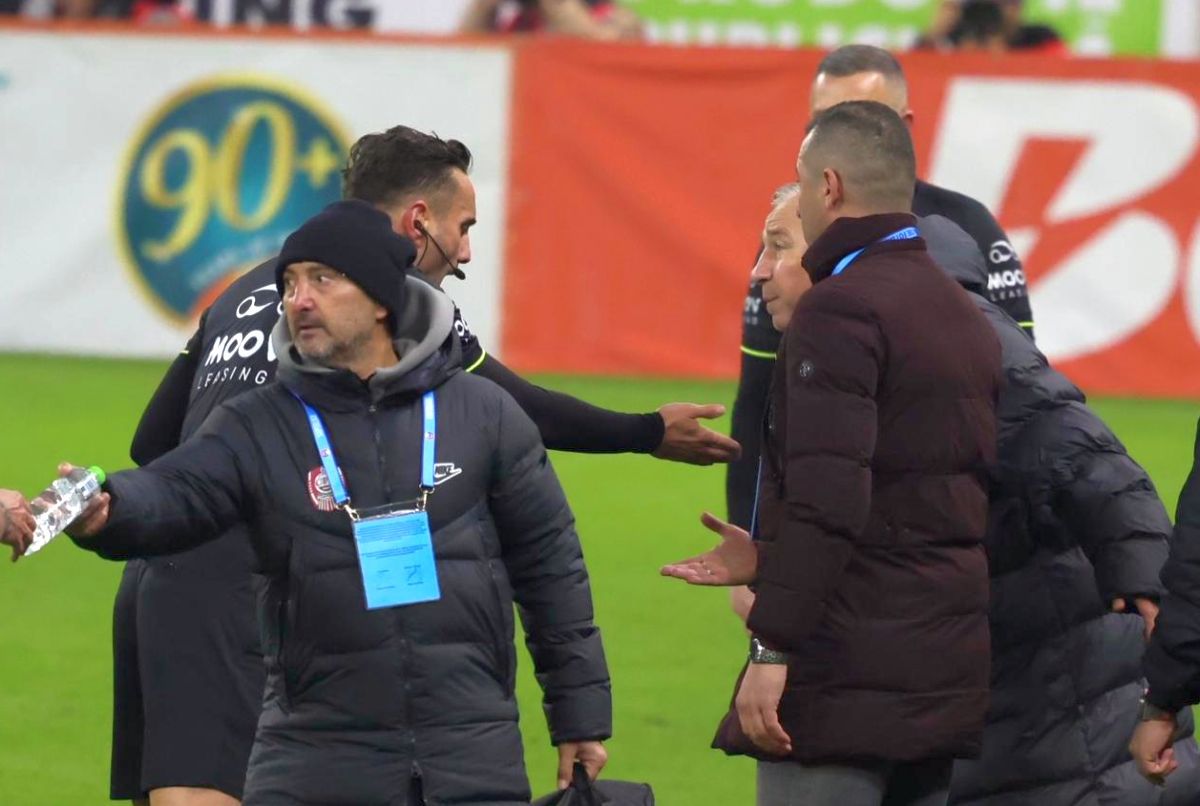 Ce nu s-a văzut la TV în FCSB - CFR Cluj » Nervii lui Dan Petrescu, capriciosul Florin Tănase și consternare din tribune: „De ce îl bagă pe ăsta?!”