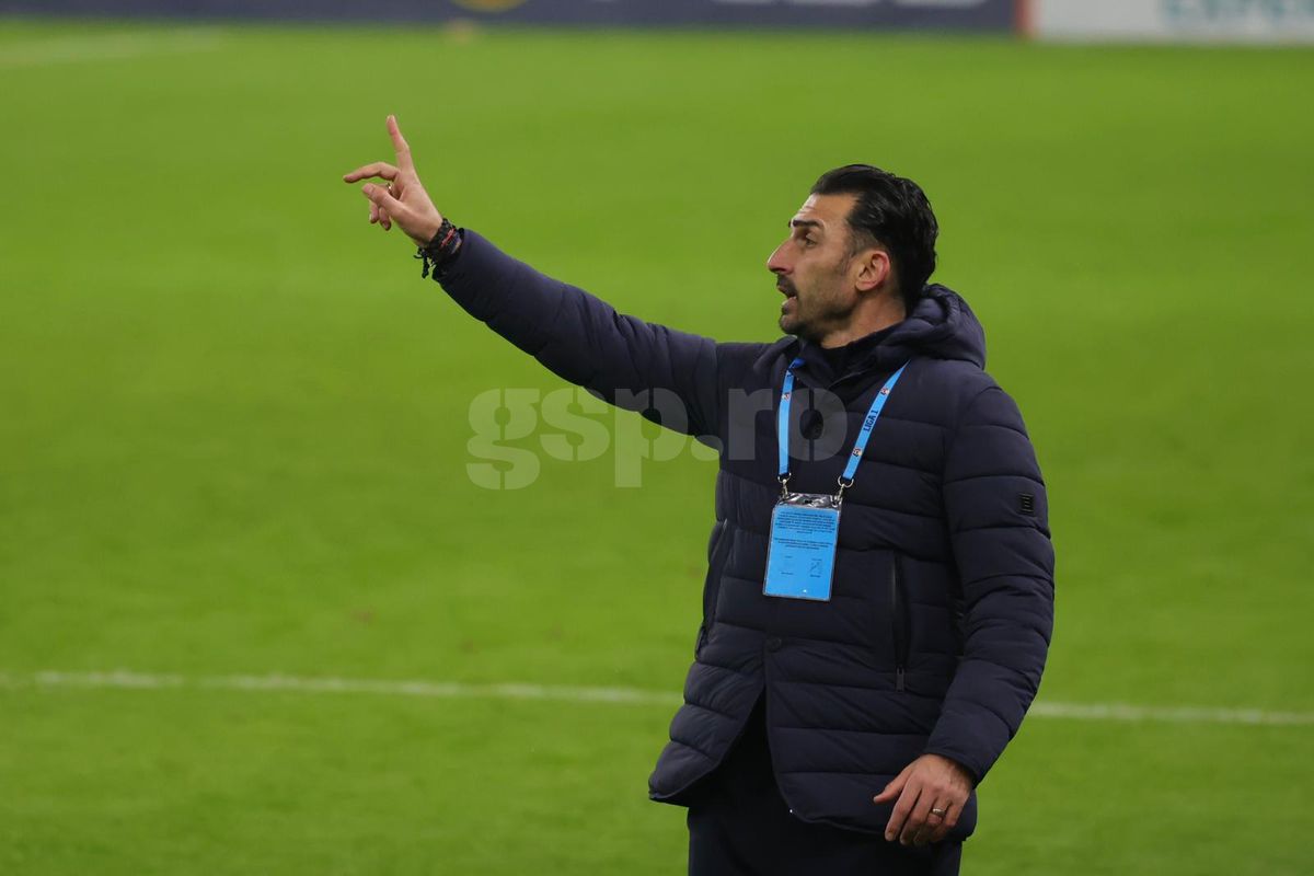 Dan Petrescu, nervos în FCSB - CFR Cluj