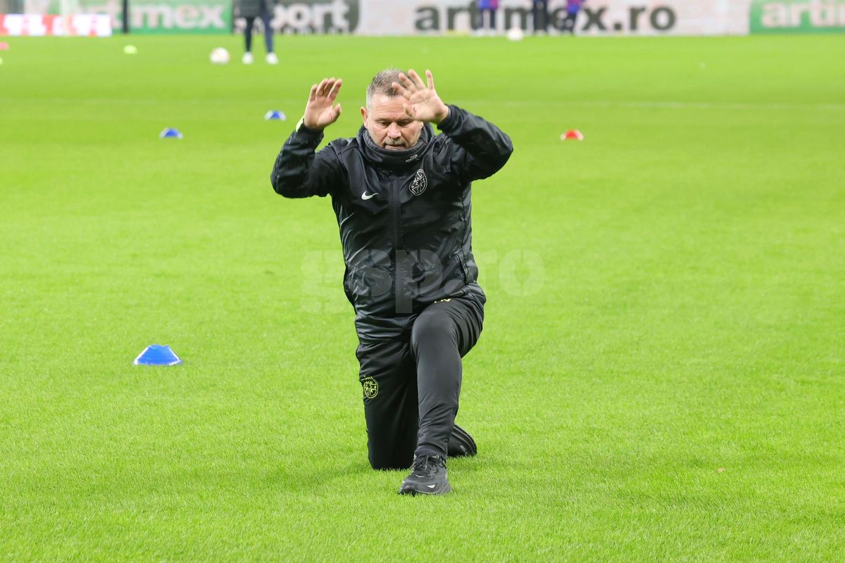 Imagini de la încălzire înainte de FCSB - CFR Cluj