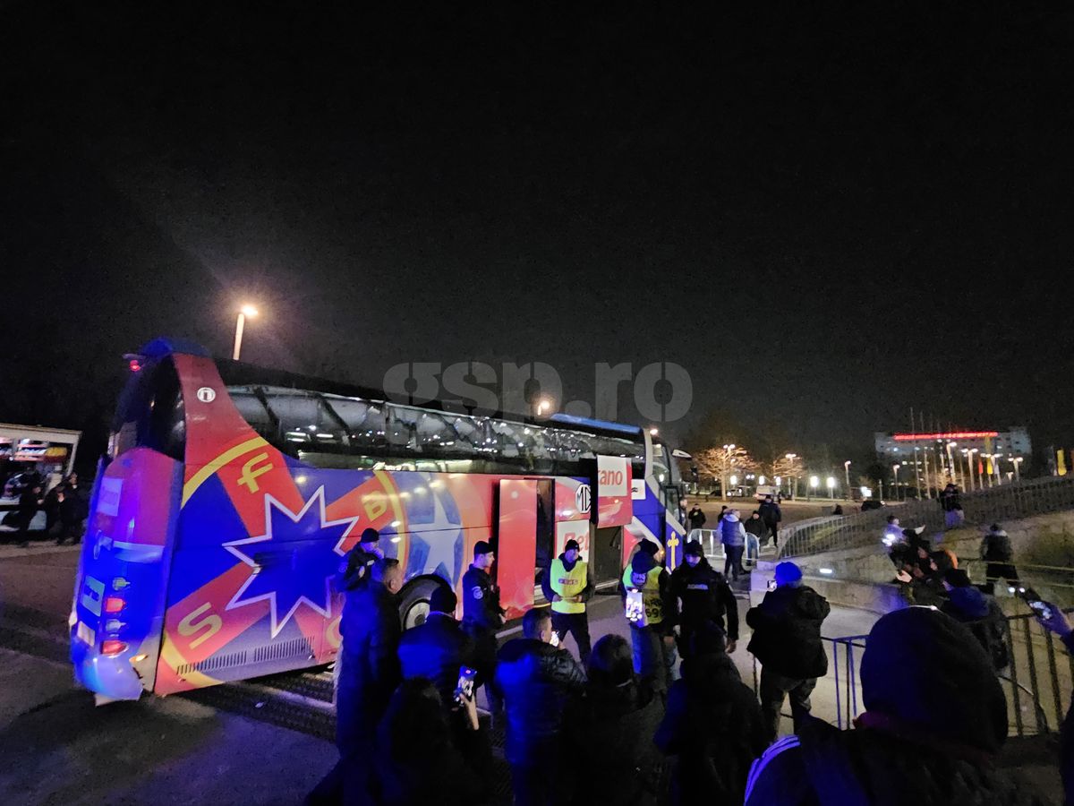 Imagini de la stadion înainte de FCSB - CFR Cluj