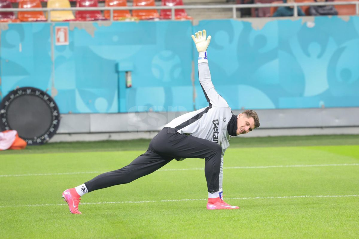 Imagini de la încălzire înainte de FCSB - CFR Cluj