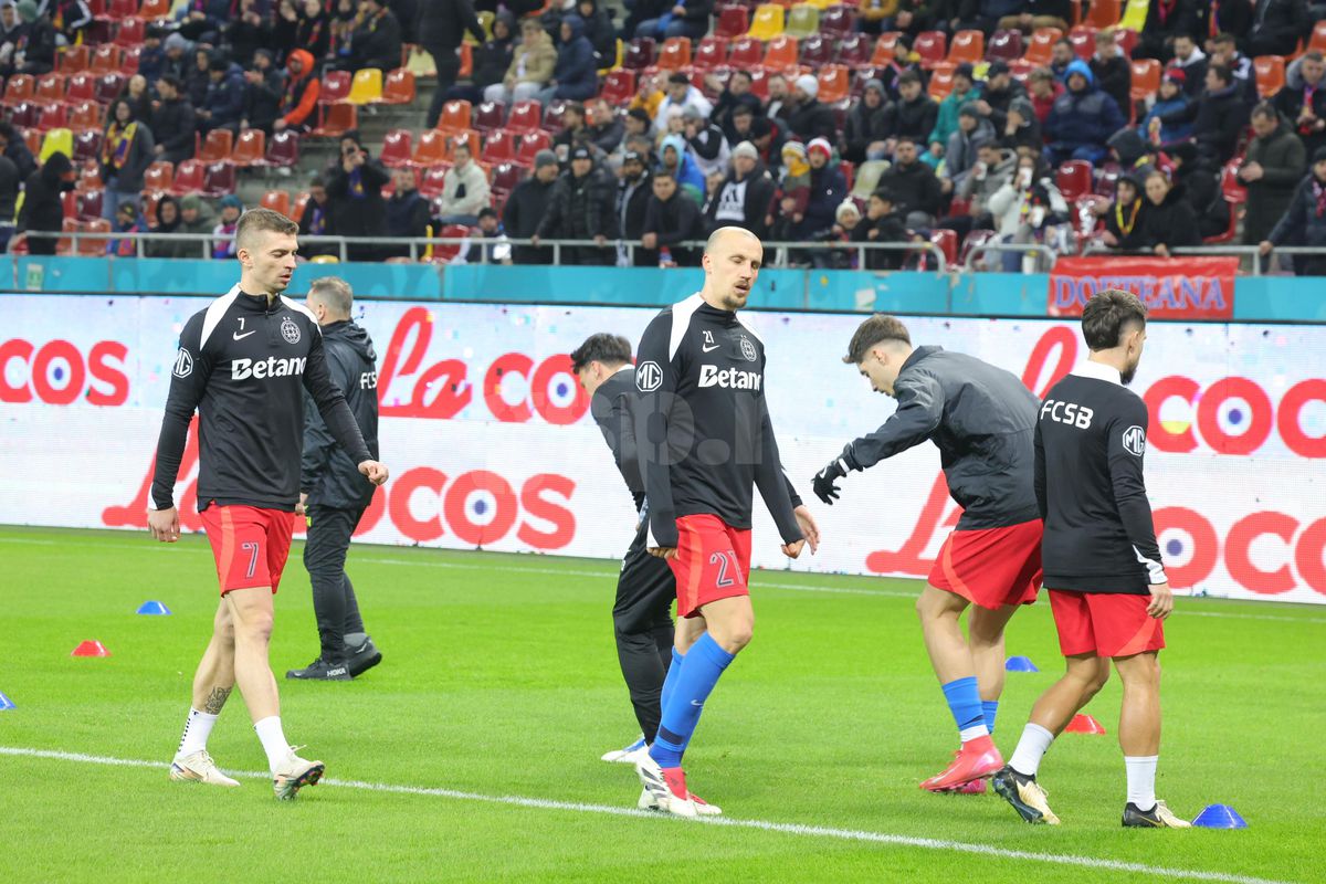 Imagini de la încălzire înainte de FCSB - CFR Cluj