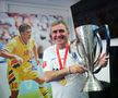Hagi și trofeul Superligii
