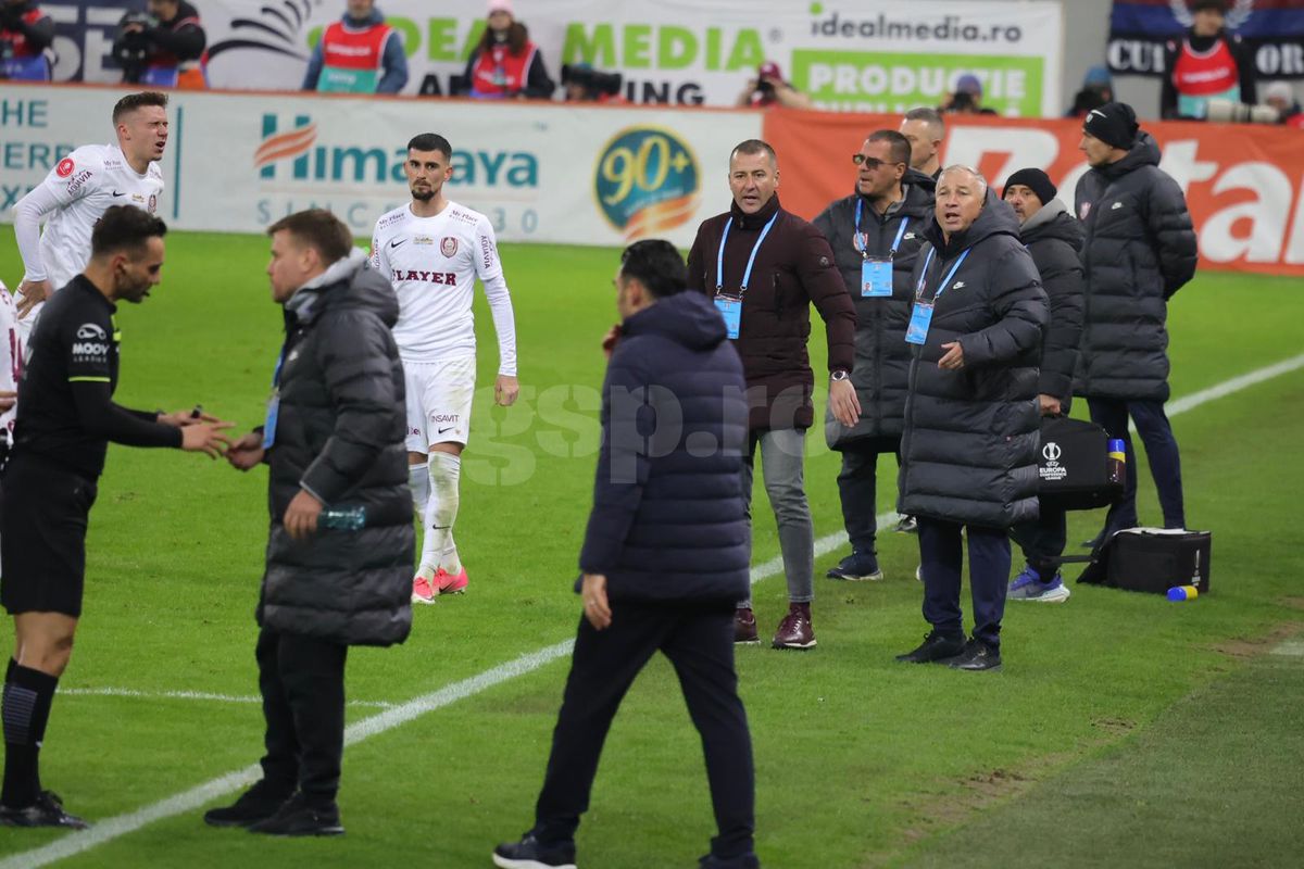Dan Petrescu, nervos în FCSB - CFR Cluj