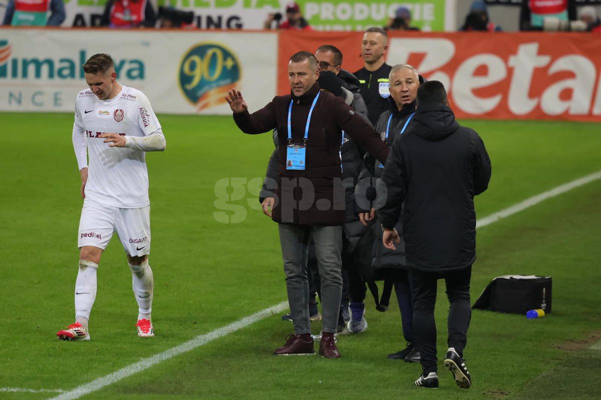 Dan Petrescu, nervos în FCSB - CFR Cluj