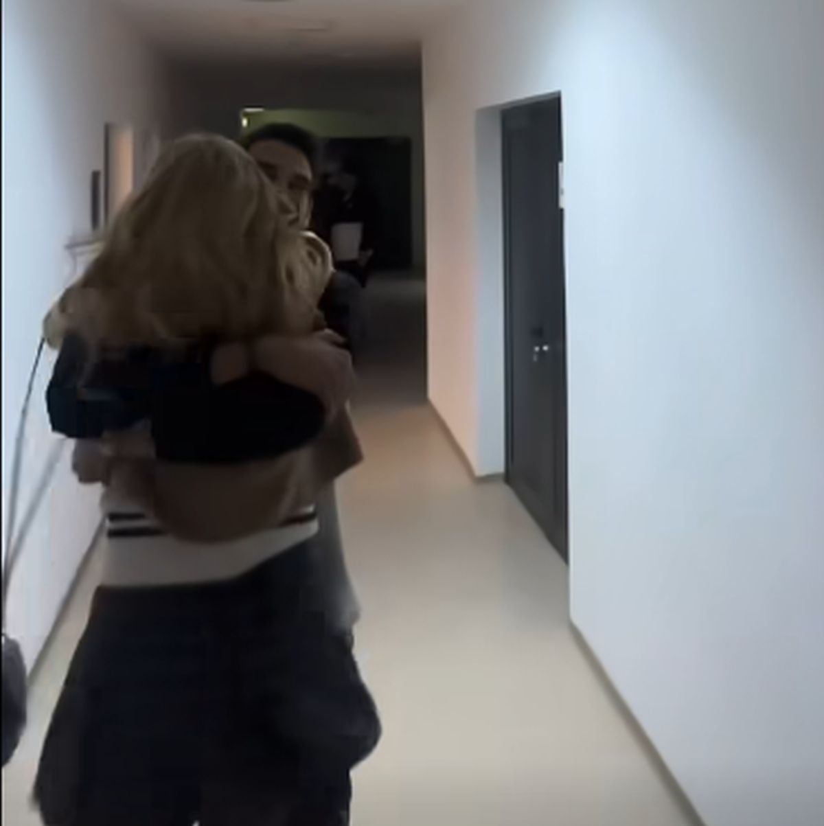 Cum au fost surprinși Victor Cornea și Andreea Bălan pe holurile sălii polivalente din Craiova, în ziua eșecului din Cupa Davis