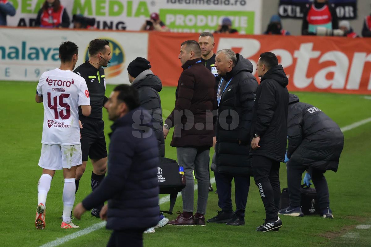 Dan Petrescu, nervos în FCSB - CFR Cluj