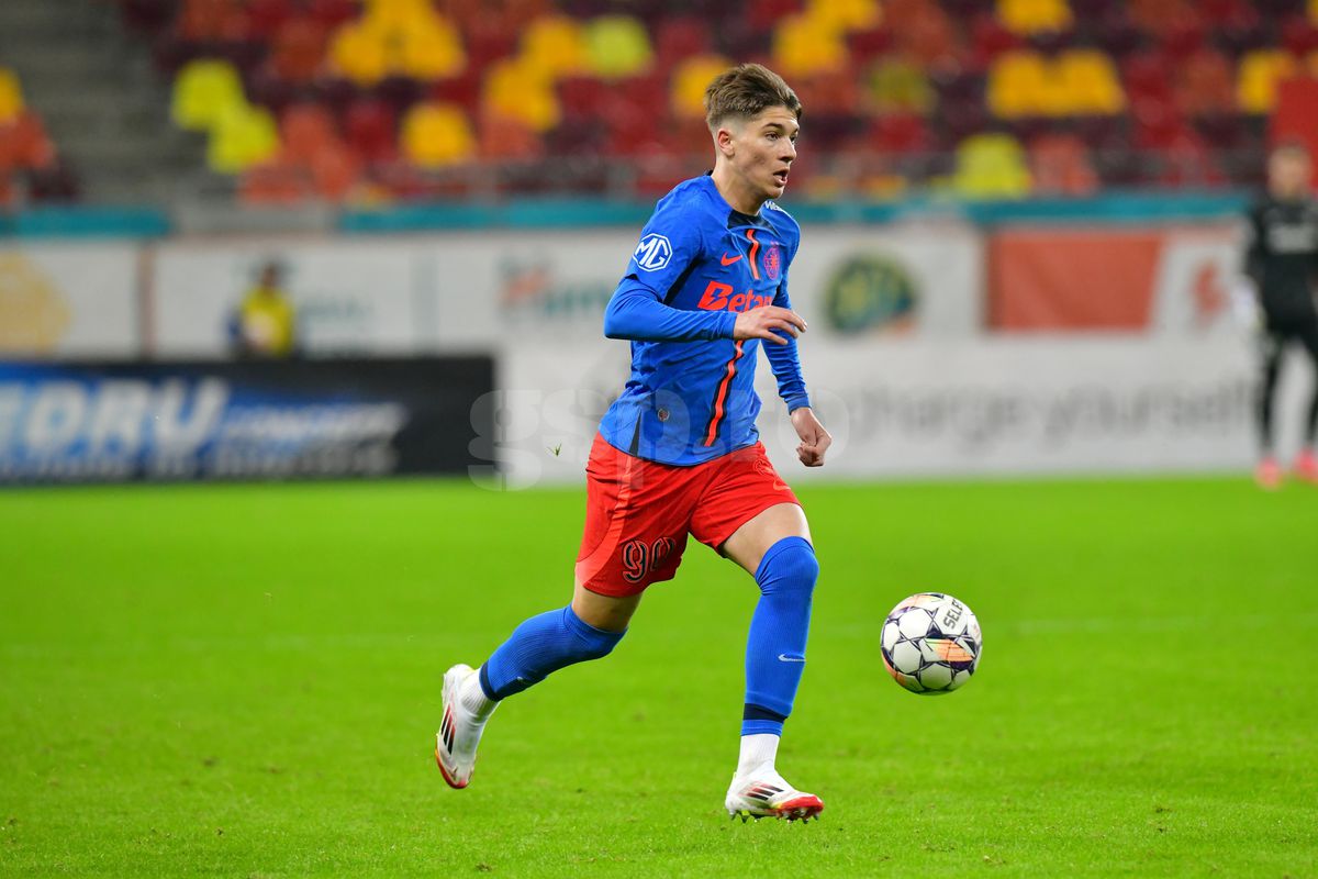 Fotbalistul de la FCSB s-a tuns la ordinul lui Mircea Lucescu: „E mai bine acum”