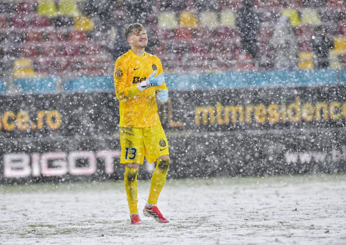 Salvatore Cisotti » FCSB a scos aceeași carte câștigătoare cu Csikszereda, într-un meci în care zăpada a învins fotbalul. Cum arată lupta la play-off