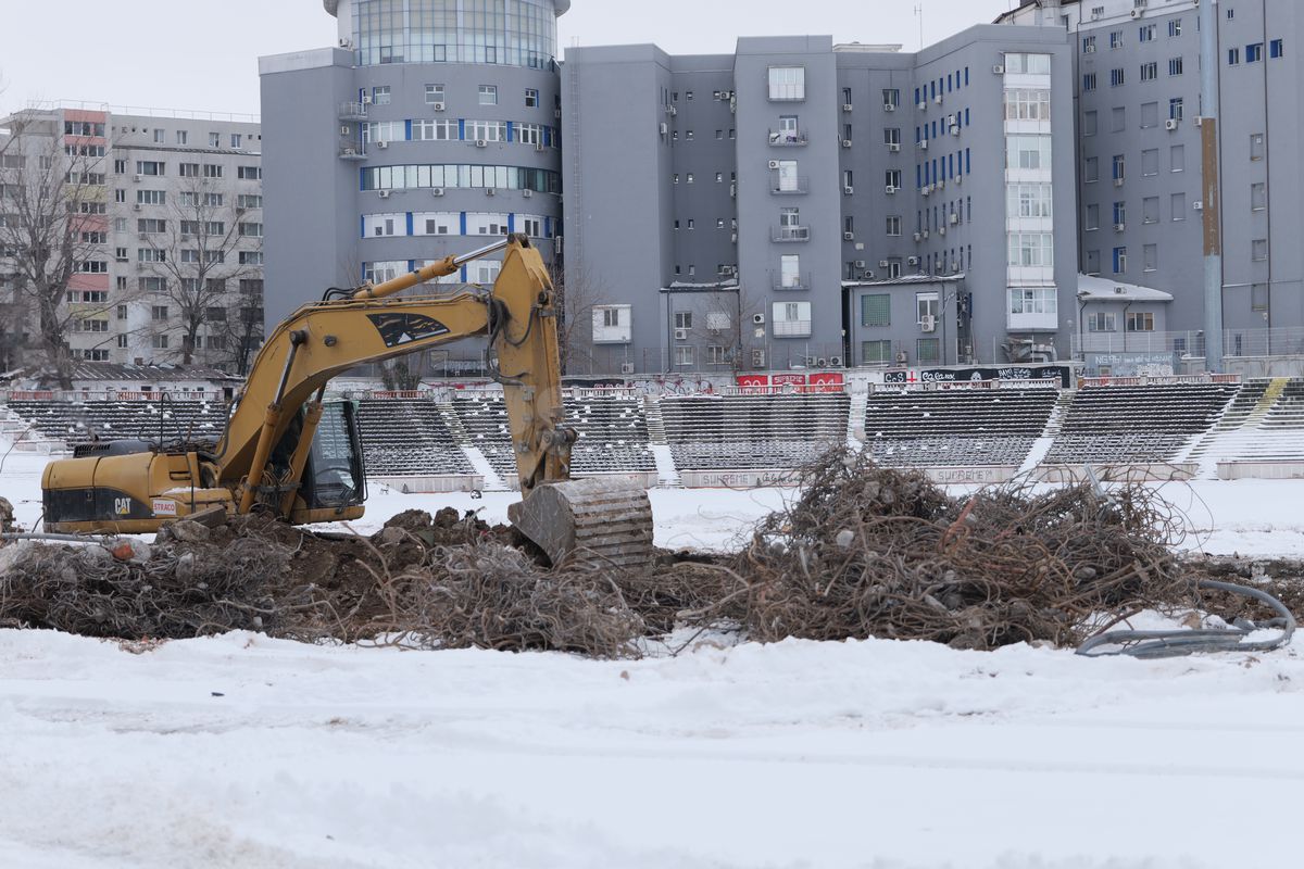 Se lucrează într-un ritm uluitor la Stadionul Dinamo: arena din Ștefan cel Mare este deja 50% demolată » GSP a intrat pe șantier