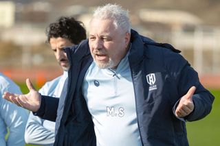 Șumudică, blocat de Neom în Arabia Saudită! Lacazette a înscris din penalty » Clasamentul